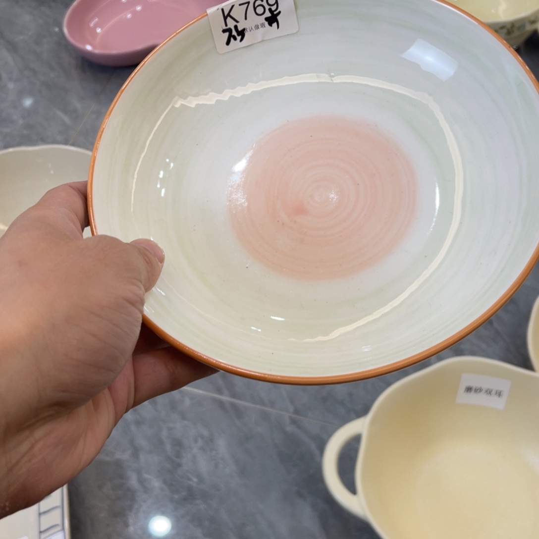陶瓷微瑕餐具介意勿拍，满18飞！
