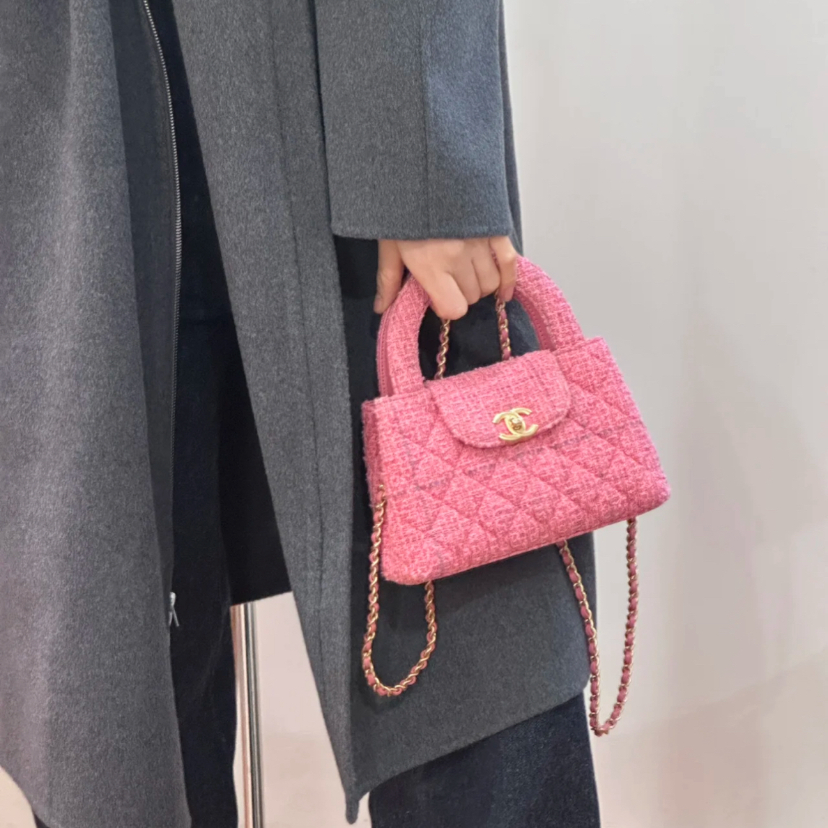 95新 Chanel/香奈儿 24p粉色毛呢半月kelly手提包