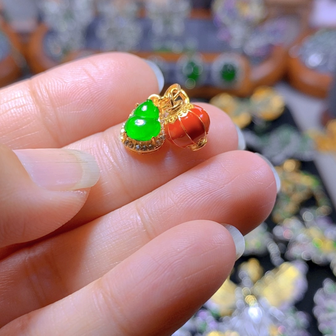 翡翠颈饰银S925镶嵌天然翡翠