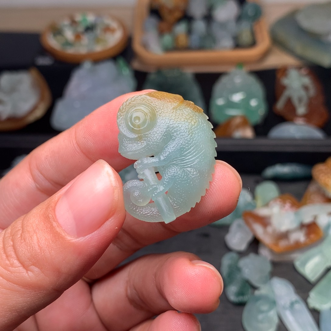 定制翡翠未镶嵌竹**风变色龙