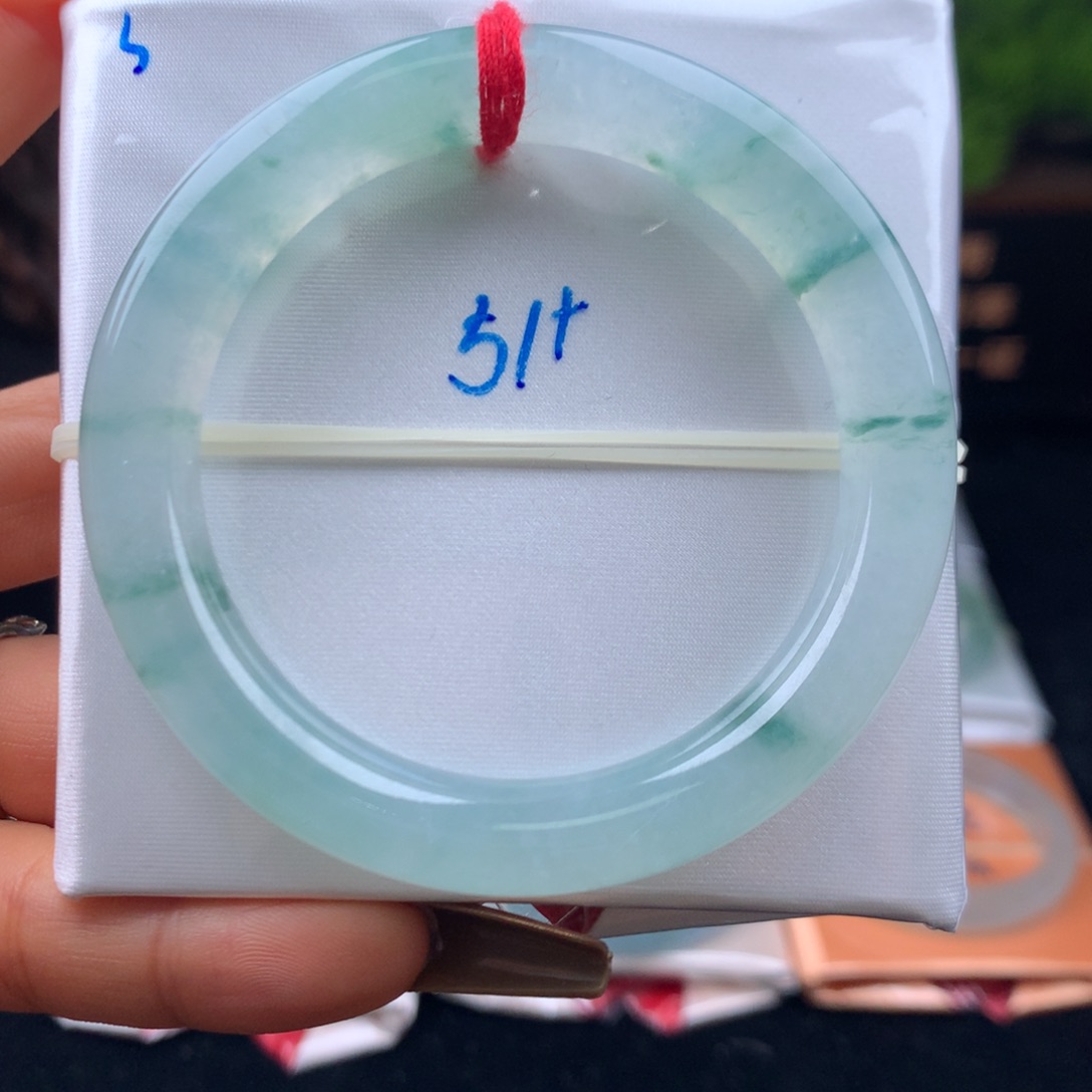 翡翠手镯未镶嵌手镯