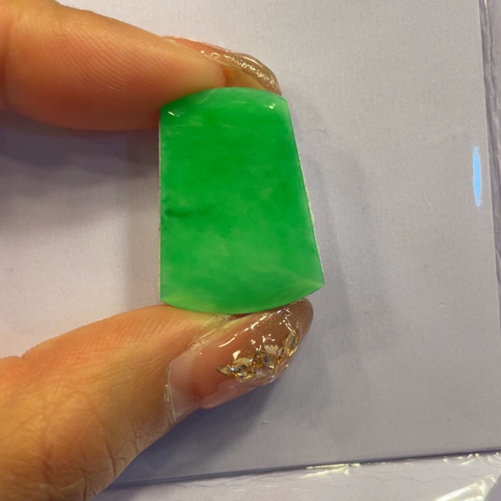 翡翠颈饰未镶嵌无事牌