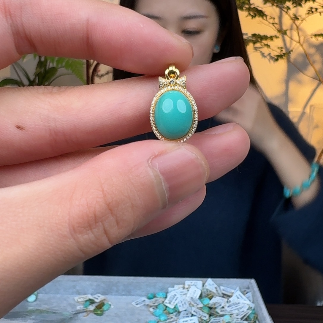 绿松石18K金镶嵌珠宝奇石