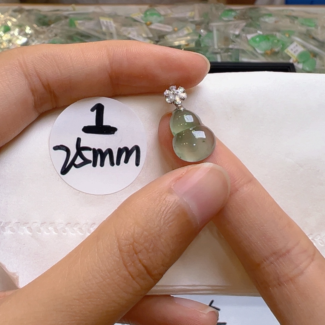 吊坠(不含链)18K金镶嵌翡翠