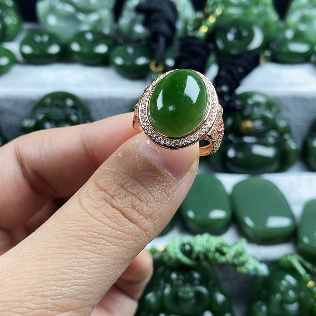 和田玉（碧玉）未镶嵌颈饰