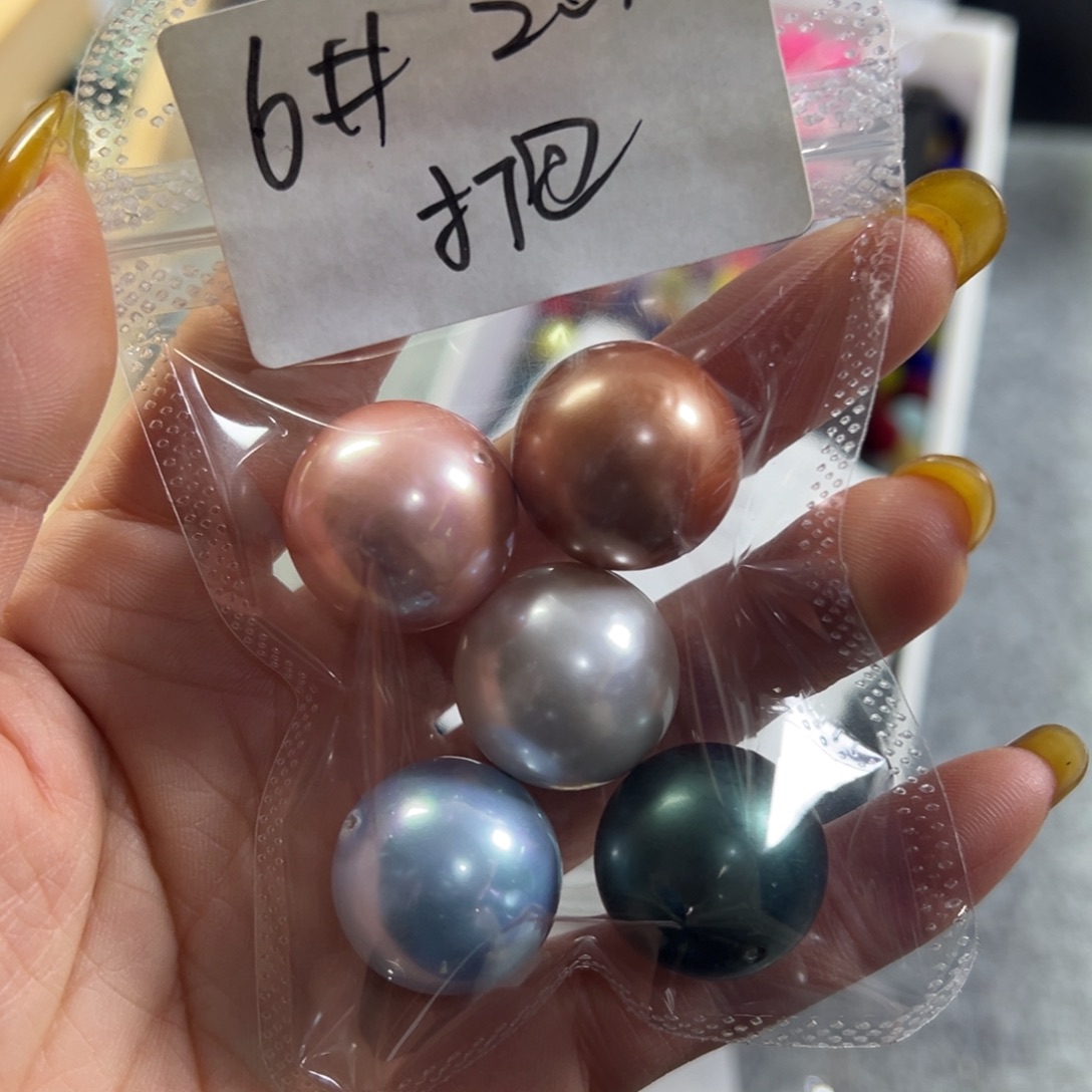 哈斯巴纳在比赛前表示了一系列