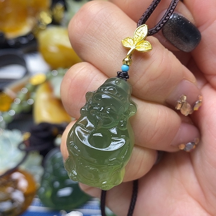蛇纹石玉未镶嵌颈饰