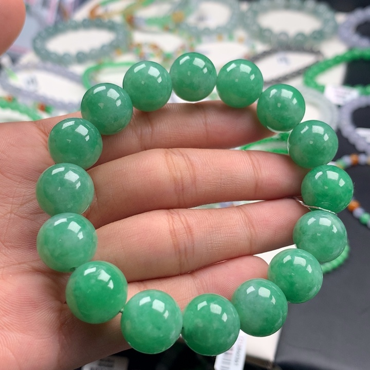 翡翠未镶嵌手镯卡