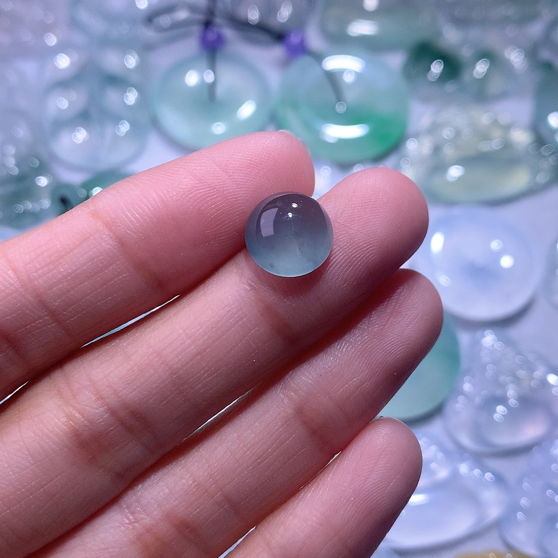 【闪购商品】翡翠颈饰未镶嵌蛋面