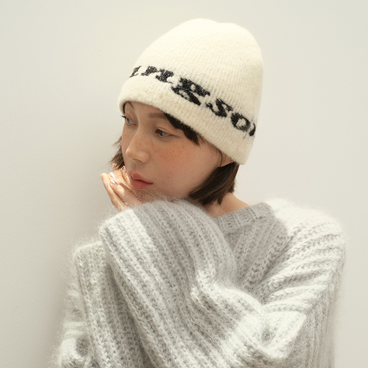 自制岛精工艺30%羊毛字母提花无缝毛线帽女秋冬季韩系针织冷帽ins