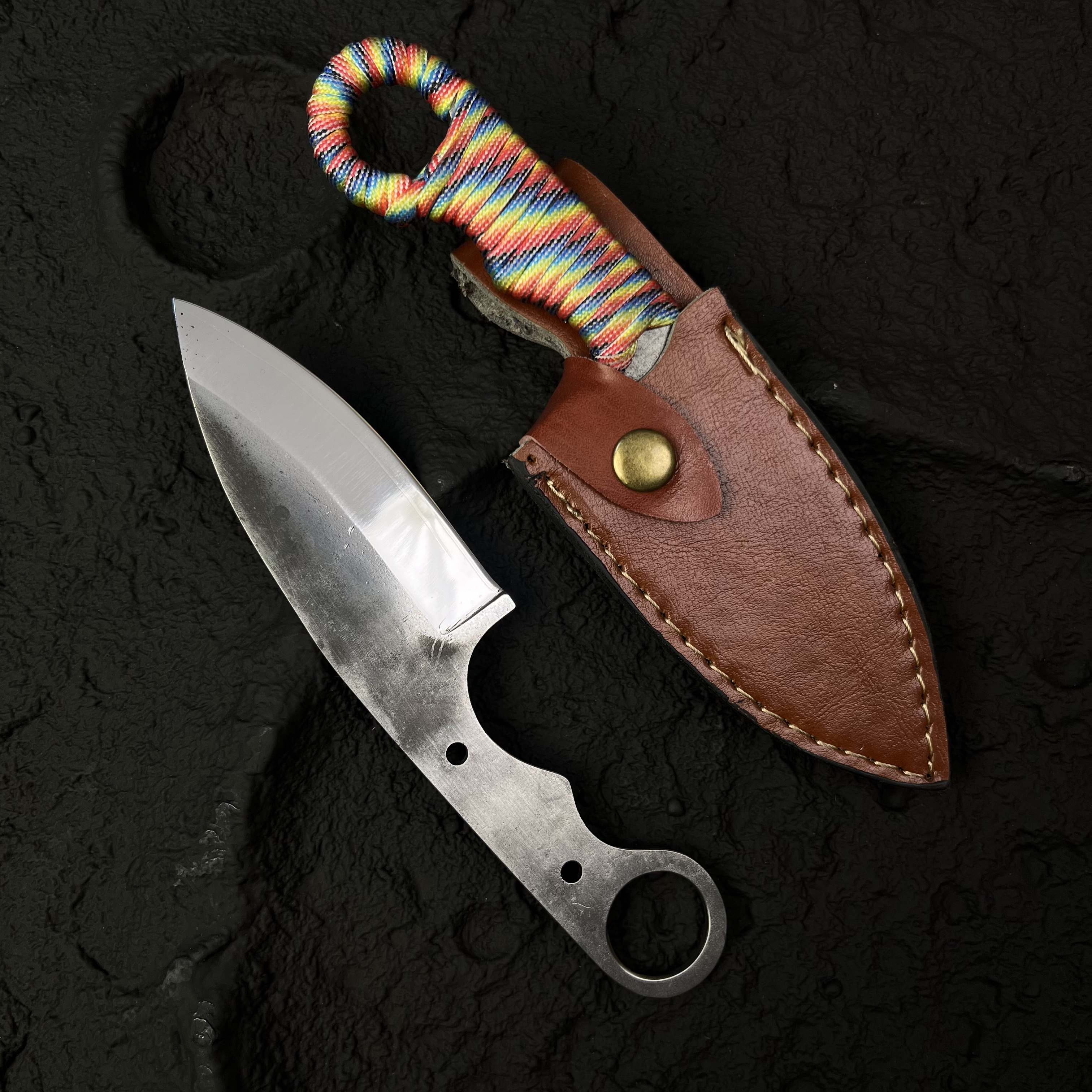 高硬度一体加厚手工户外直刀野外求生防身迷你小刀