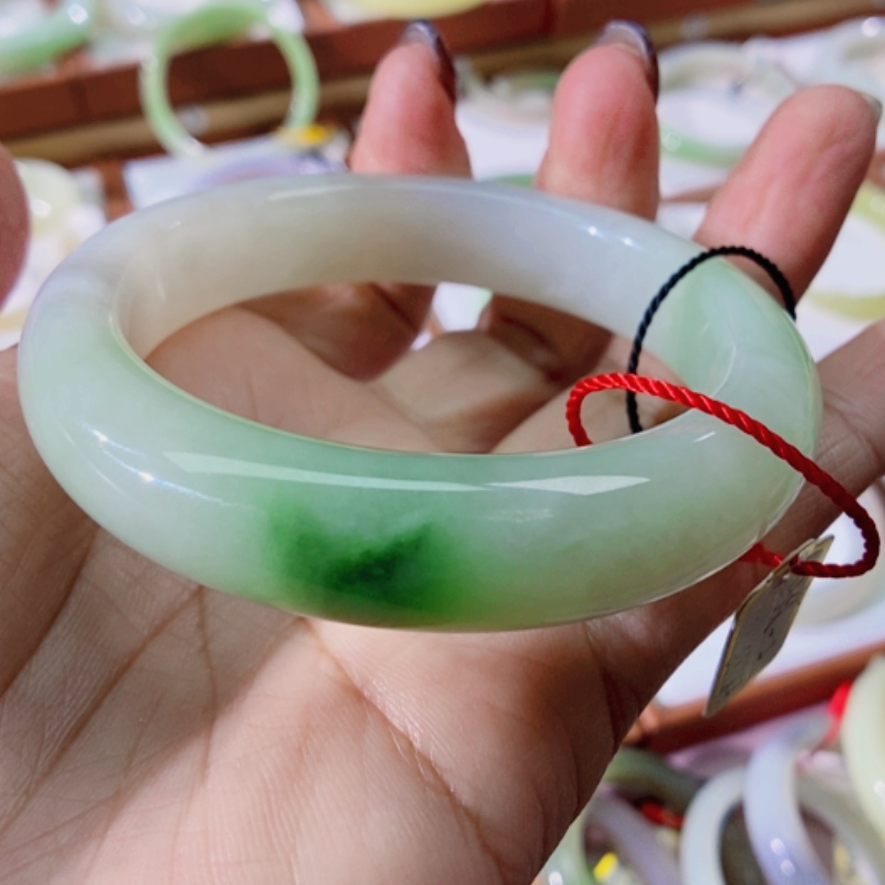 【闪购商品】未镶嵌手镯和田玉（翠青玉）
