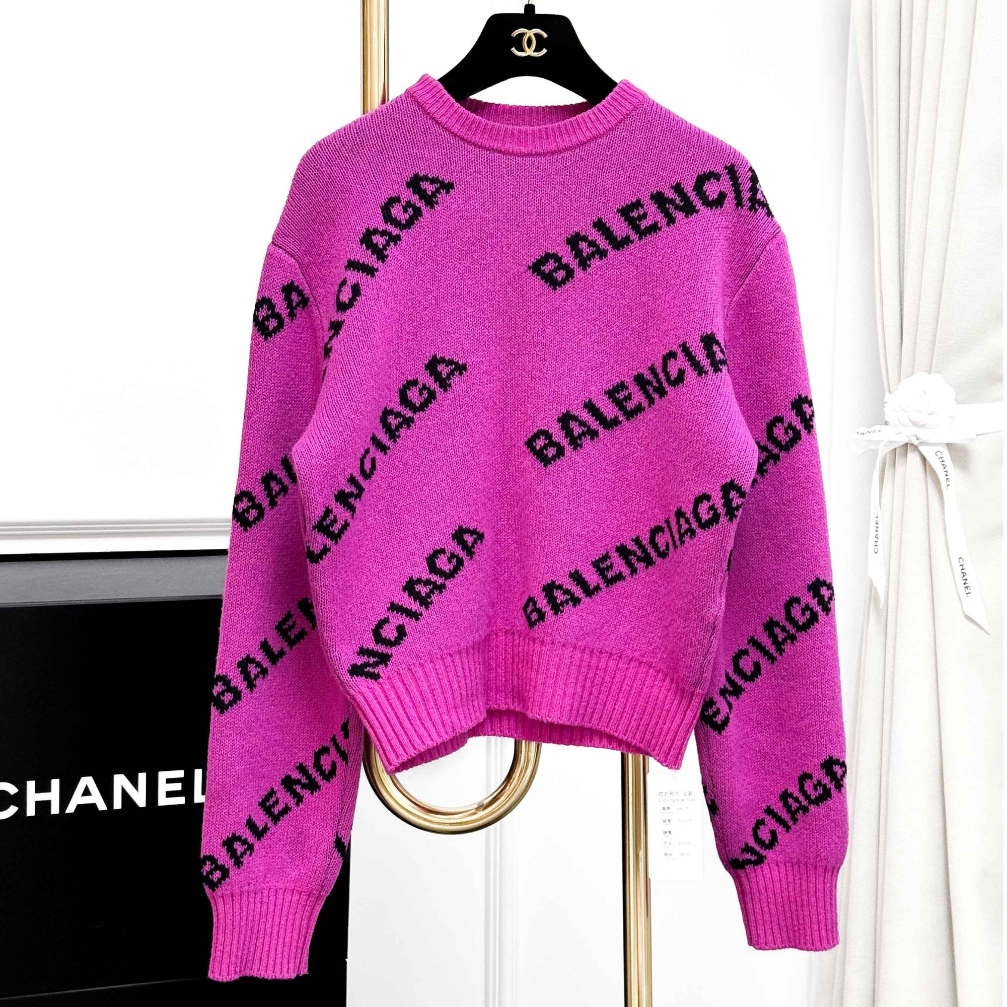 99新 Balenciaga/巴黎世家 XS码紫色拼黑色字母logo长袖短款毛衣