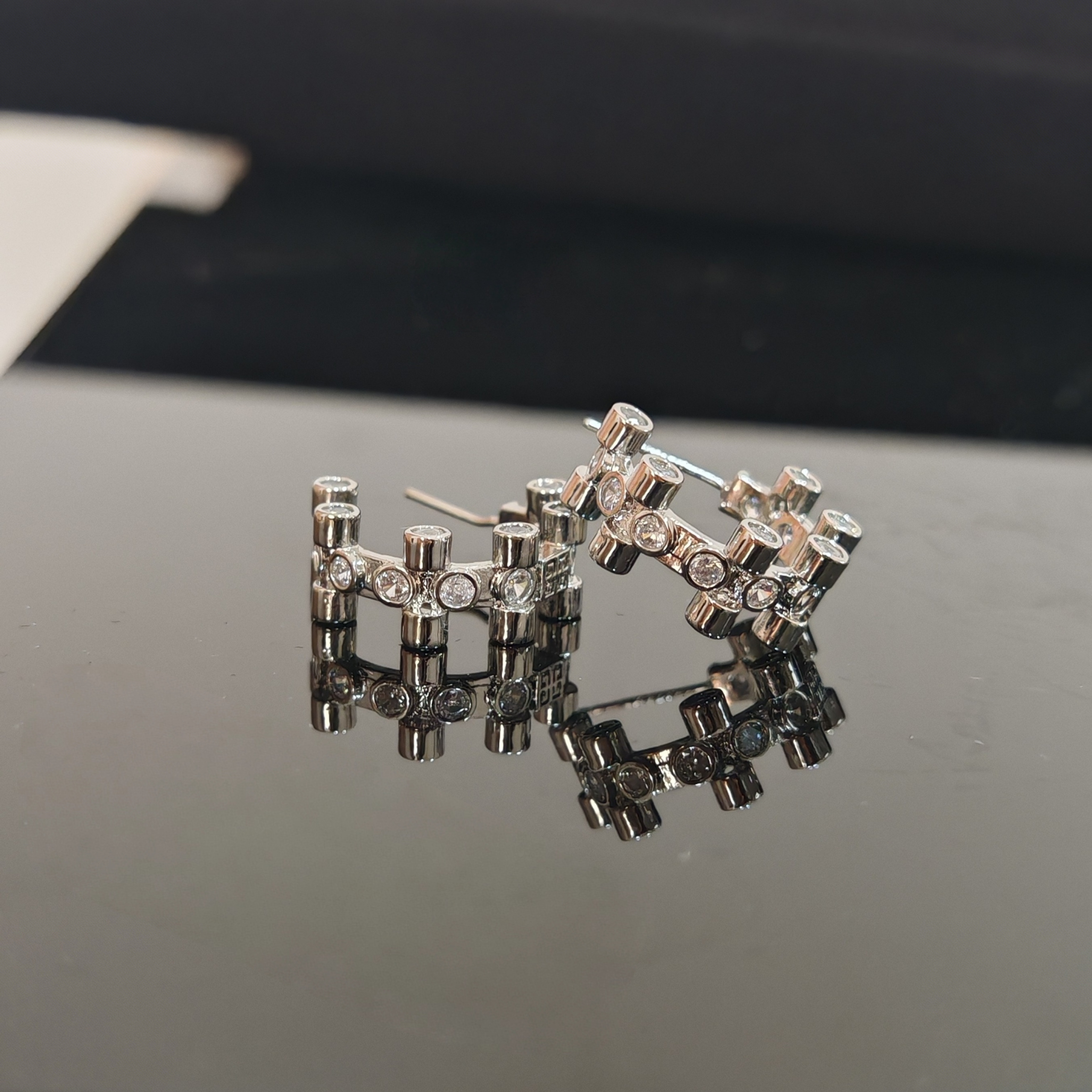 铜合金锆石耳饰 S&L24欧美风高级感锆石精致耳钉小众时尚气质复古