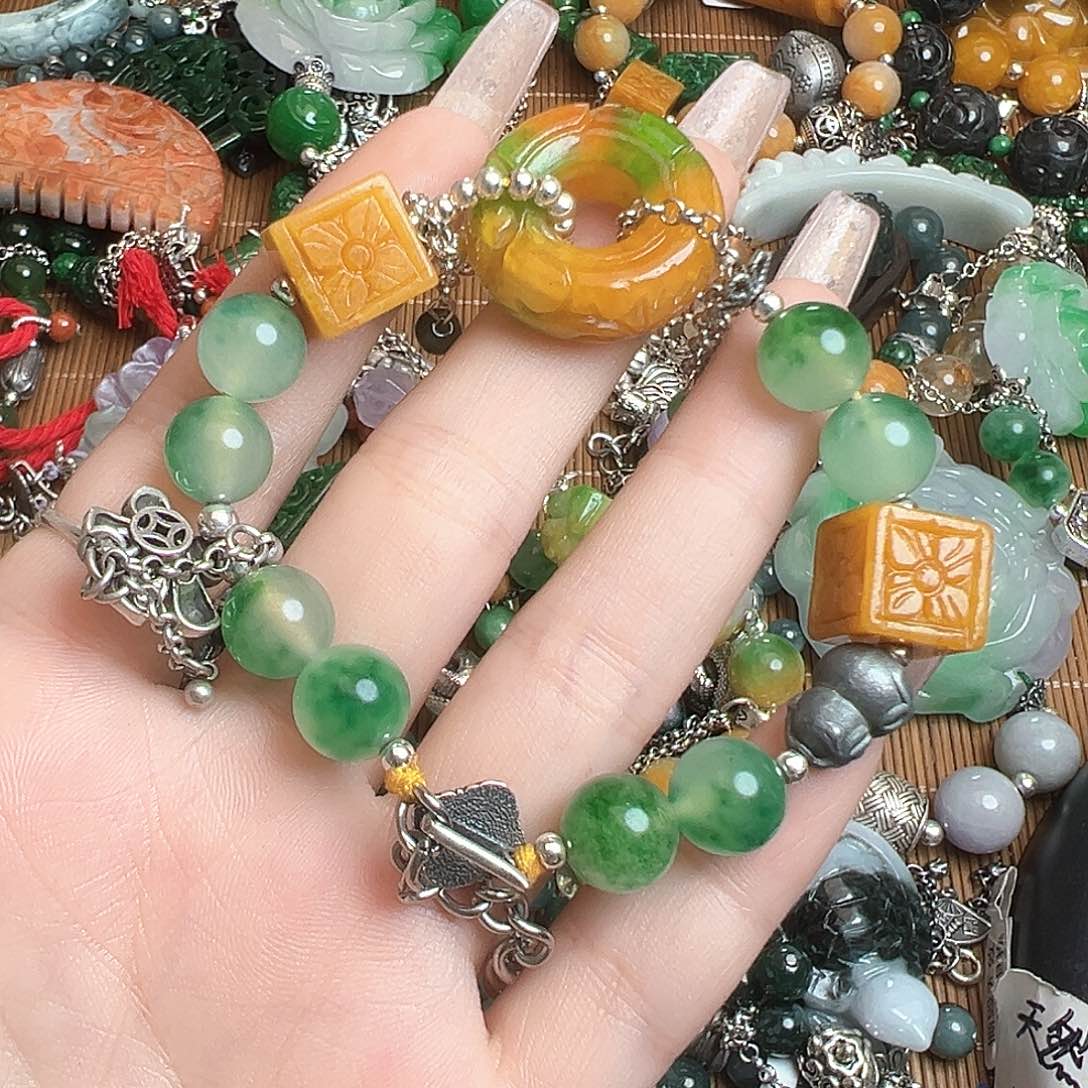 吧***卡翡翠未镶嵌颈饰399