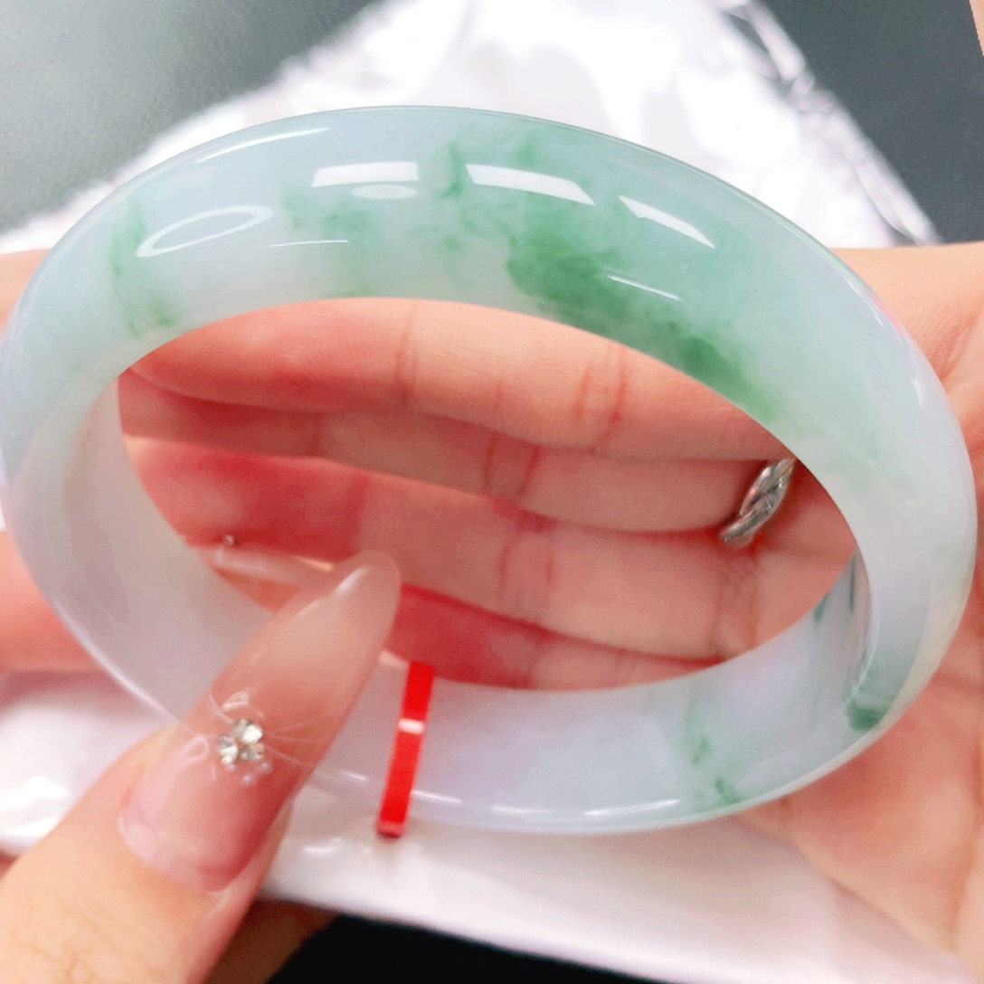 未镶嵌手镯翡翠60。