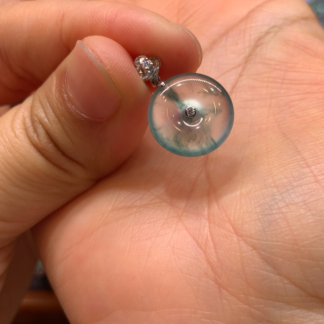 翡翠颈饰18K金镶嵌吊坠