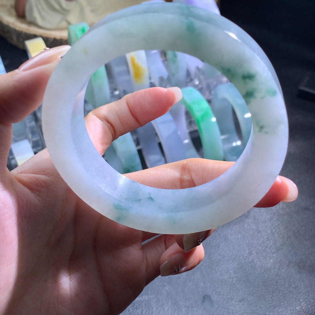 怡***宝定制翡翠未镶嵌手镯