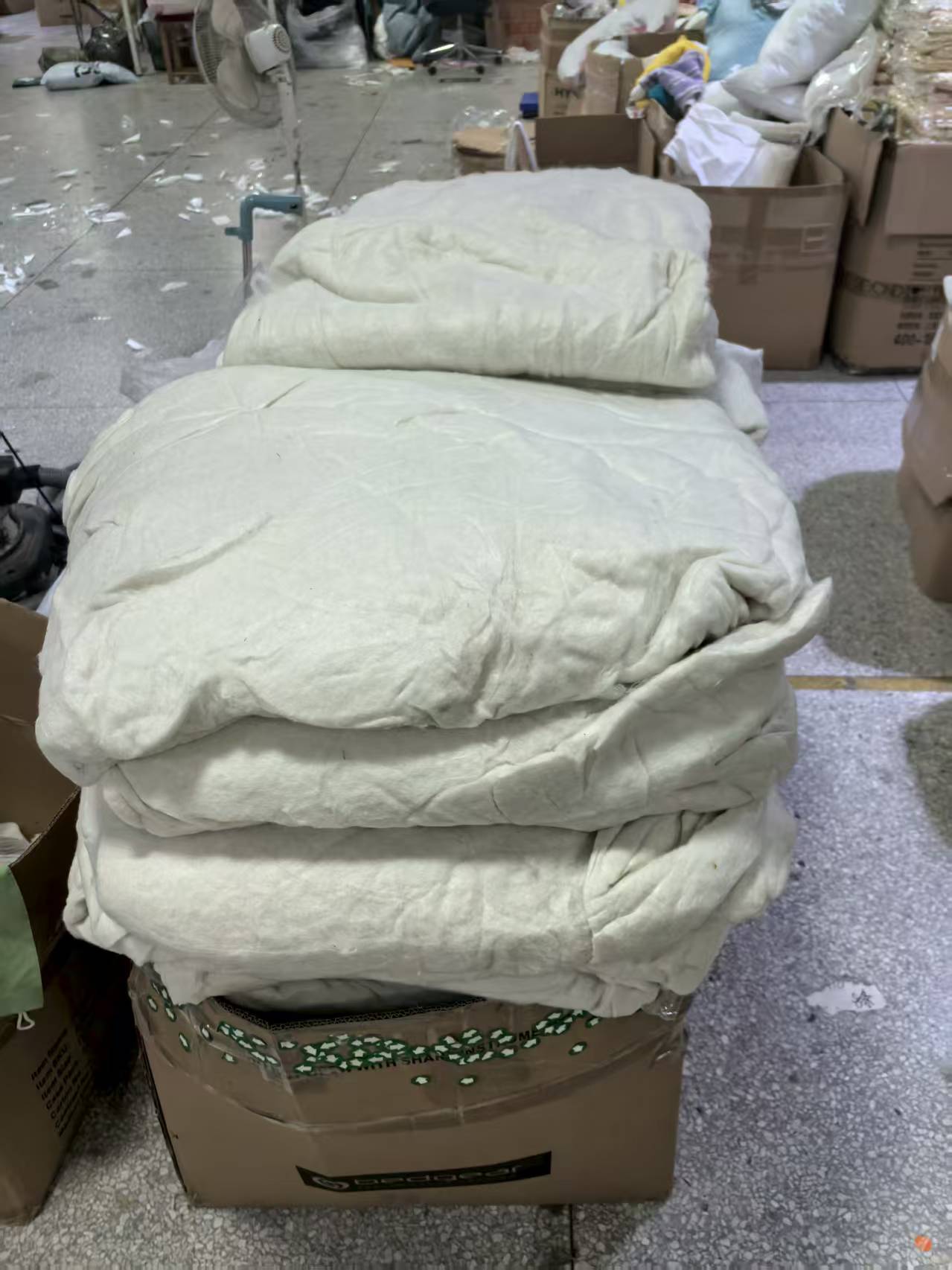 《厚广家》3楼150×200蚕丝30%内胎 发1个800g  微瑕疵