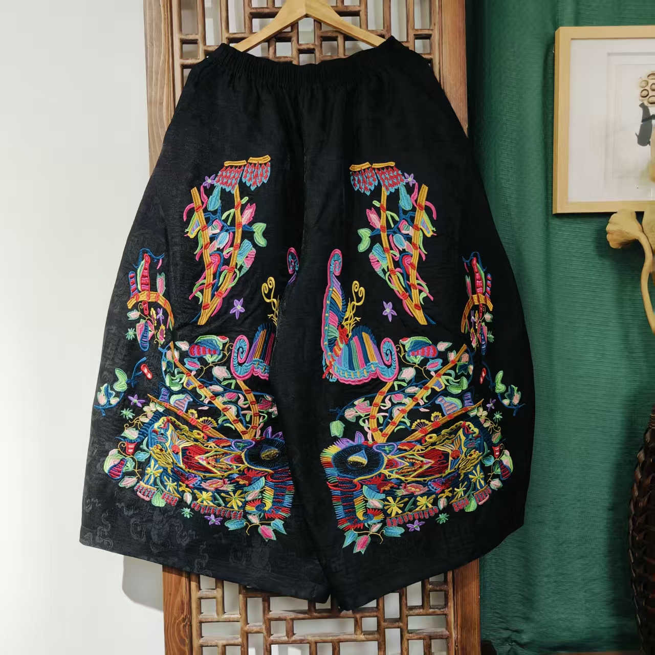 （ LK040-129）凤徕兮定制黑色福禄底彩色图腾刺绣全松紧加衬花苞裤