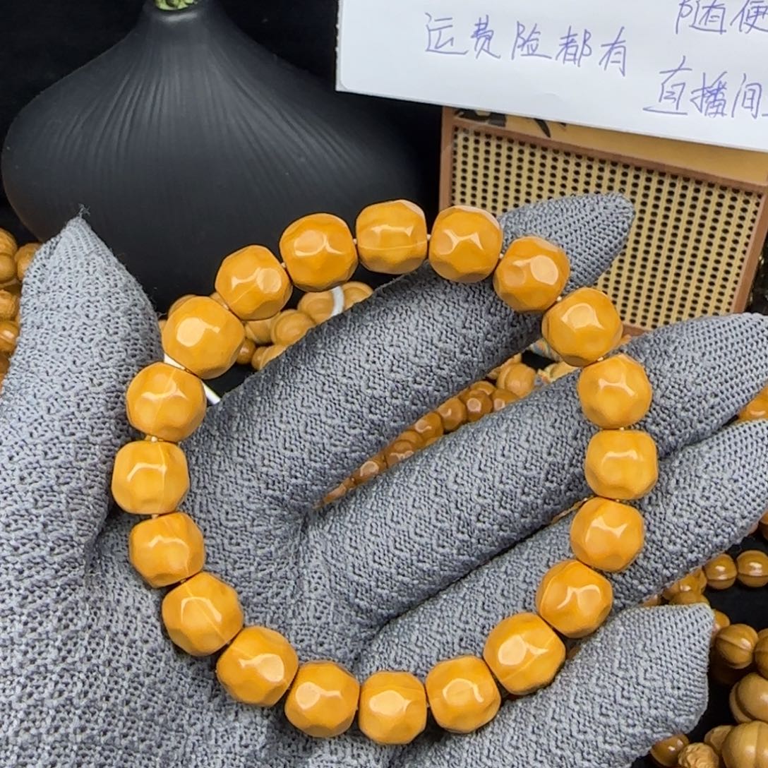 吊坠猴头核桃大奶酪