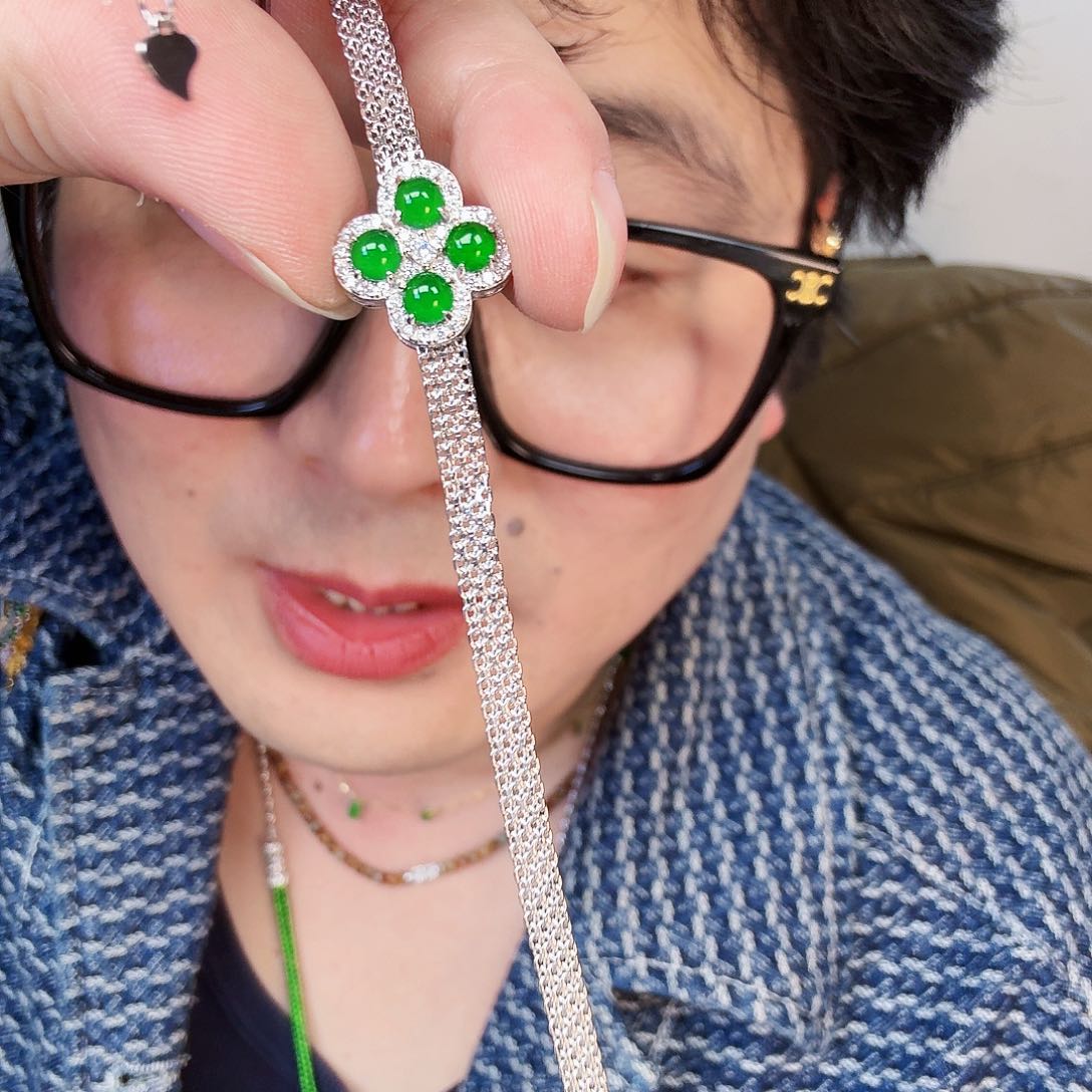 翡翠颈饰未镶嵌一个