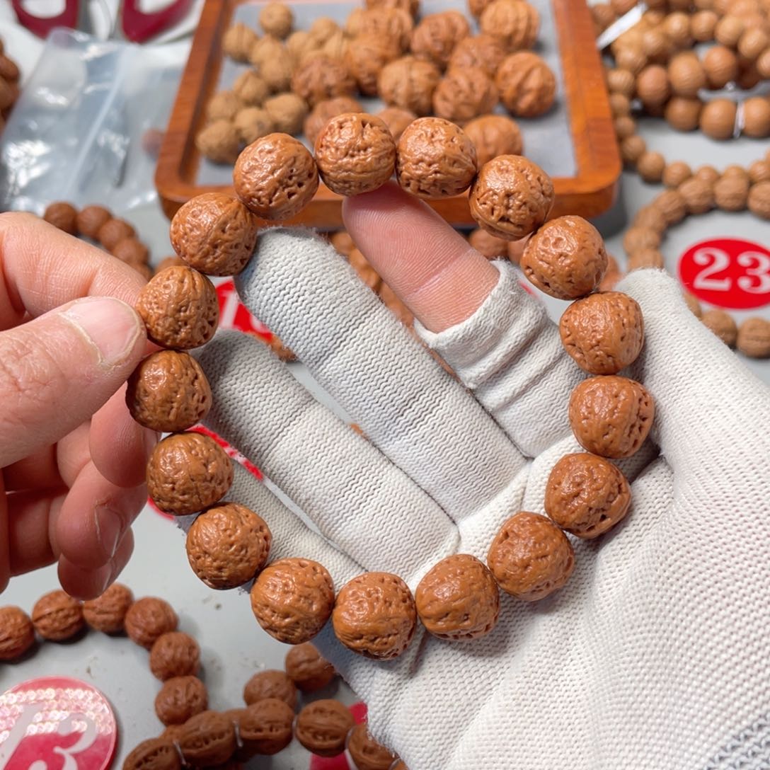 文玩核桃手串懿****?胖头鱼