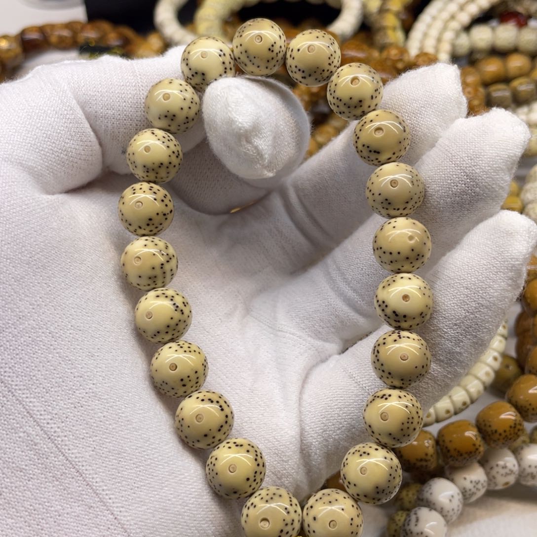 星月菩提吊坠石玉11圆大眼睛