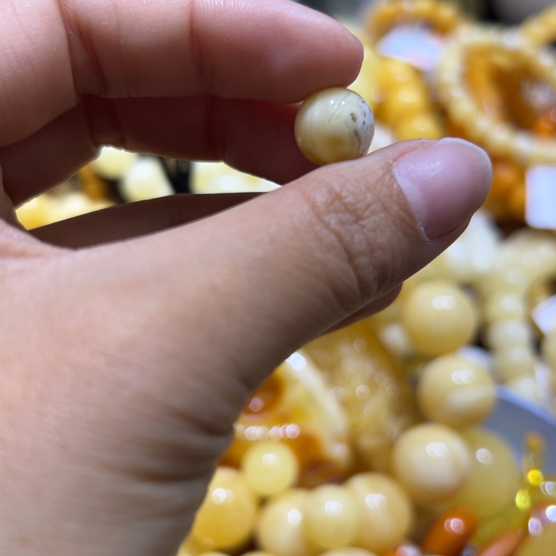 琥珀珠宝奇石未镶嵌