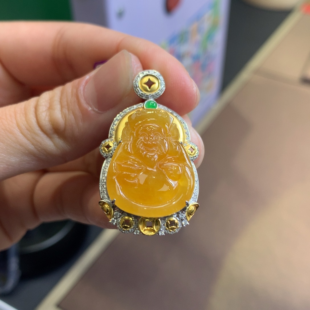 翡翠18K金镶嵌颈饰翡翠