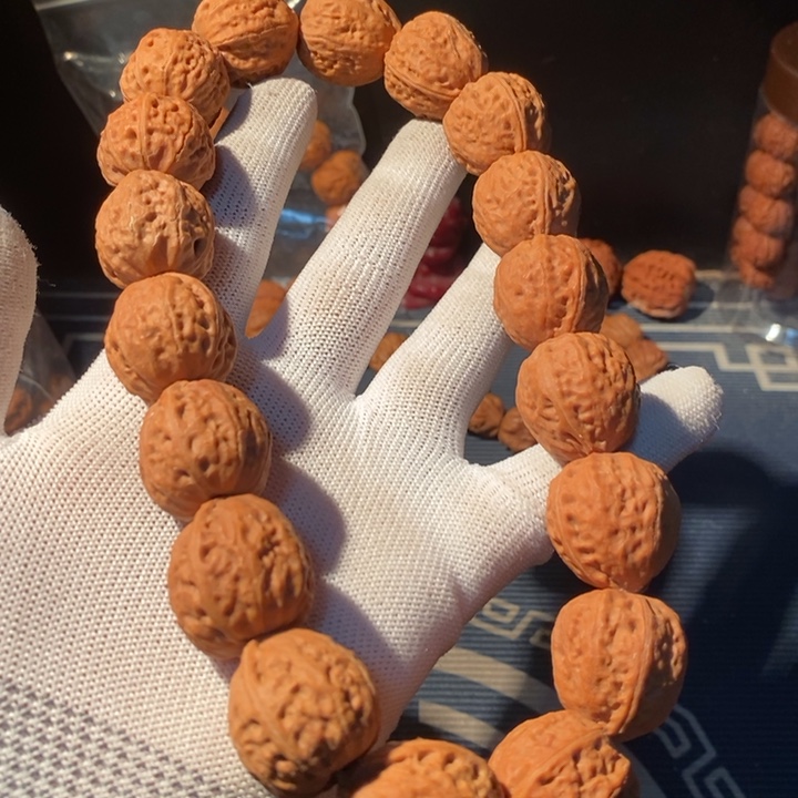 文玩核桃手串……37