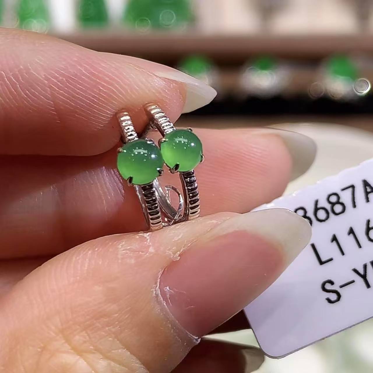 18k天然翡翠耳饰 L1164 多样性发其一