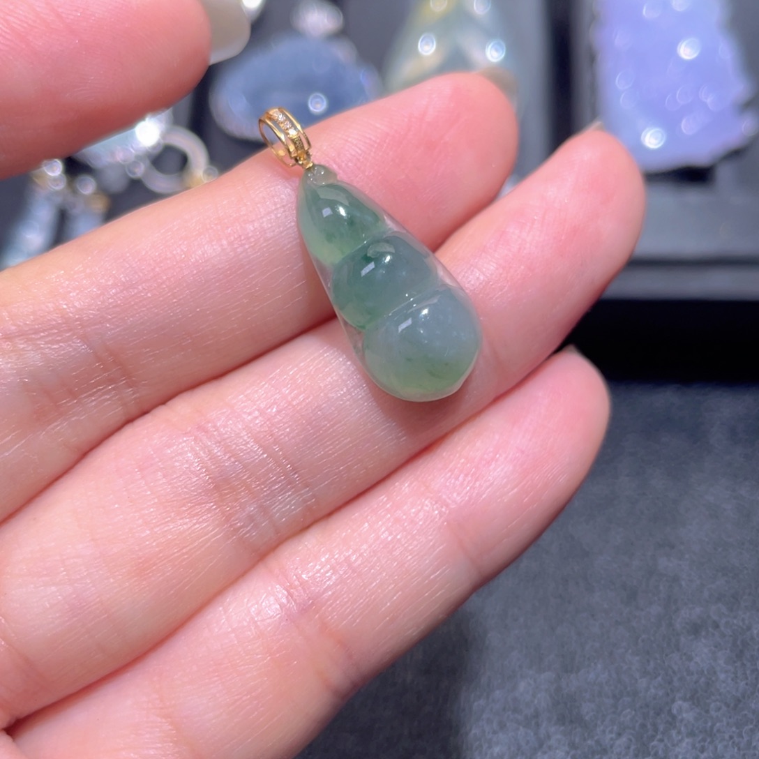 颈饰18K金镶嵌翡翠翡翠