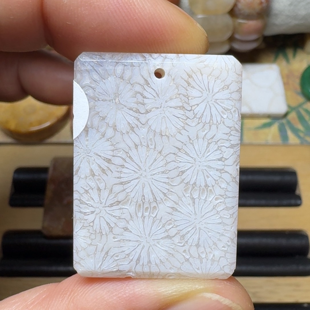 硅化玉手工牌 白色法雪花图案 闪闪未镶嵌