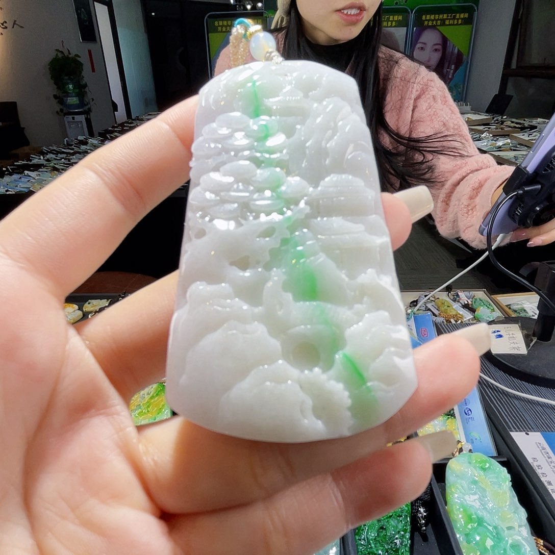 颈饰未镶嵌翡翠一