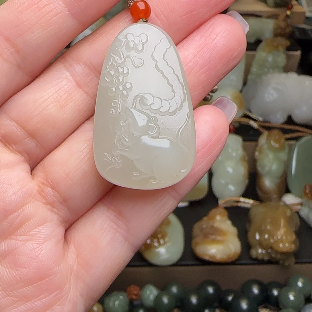 和田玉未镶嵌颈饰