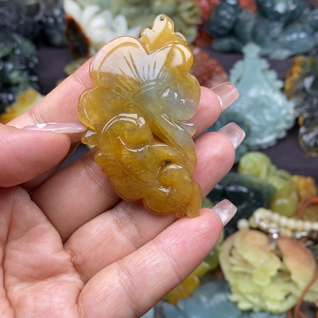 蛇纹石玉未镶嵌吊坠(赠链)