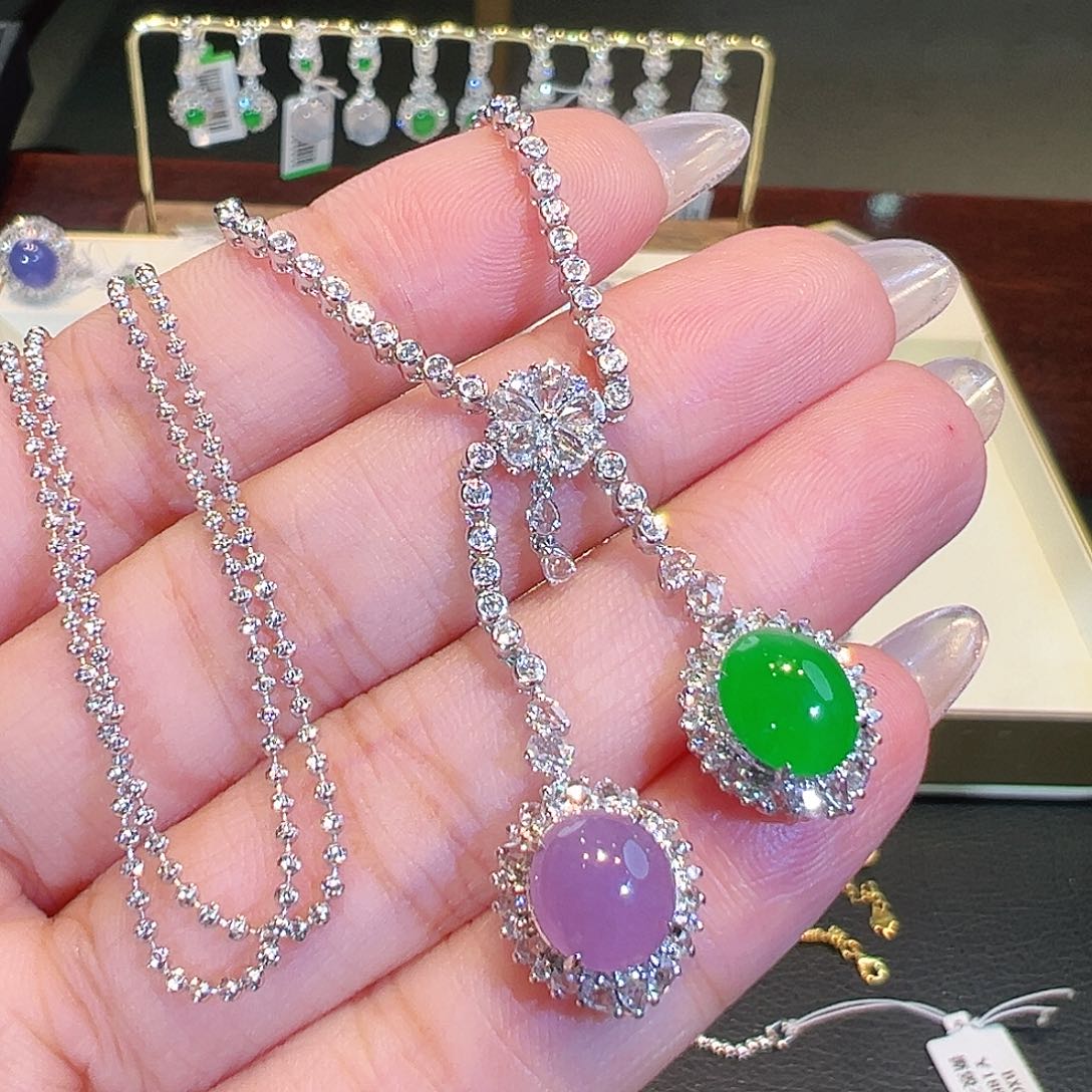 翡翠18K金镶嵌项链翡翠