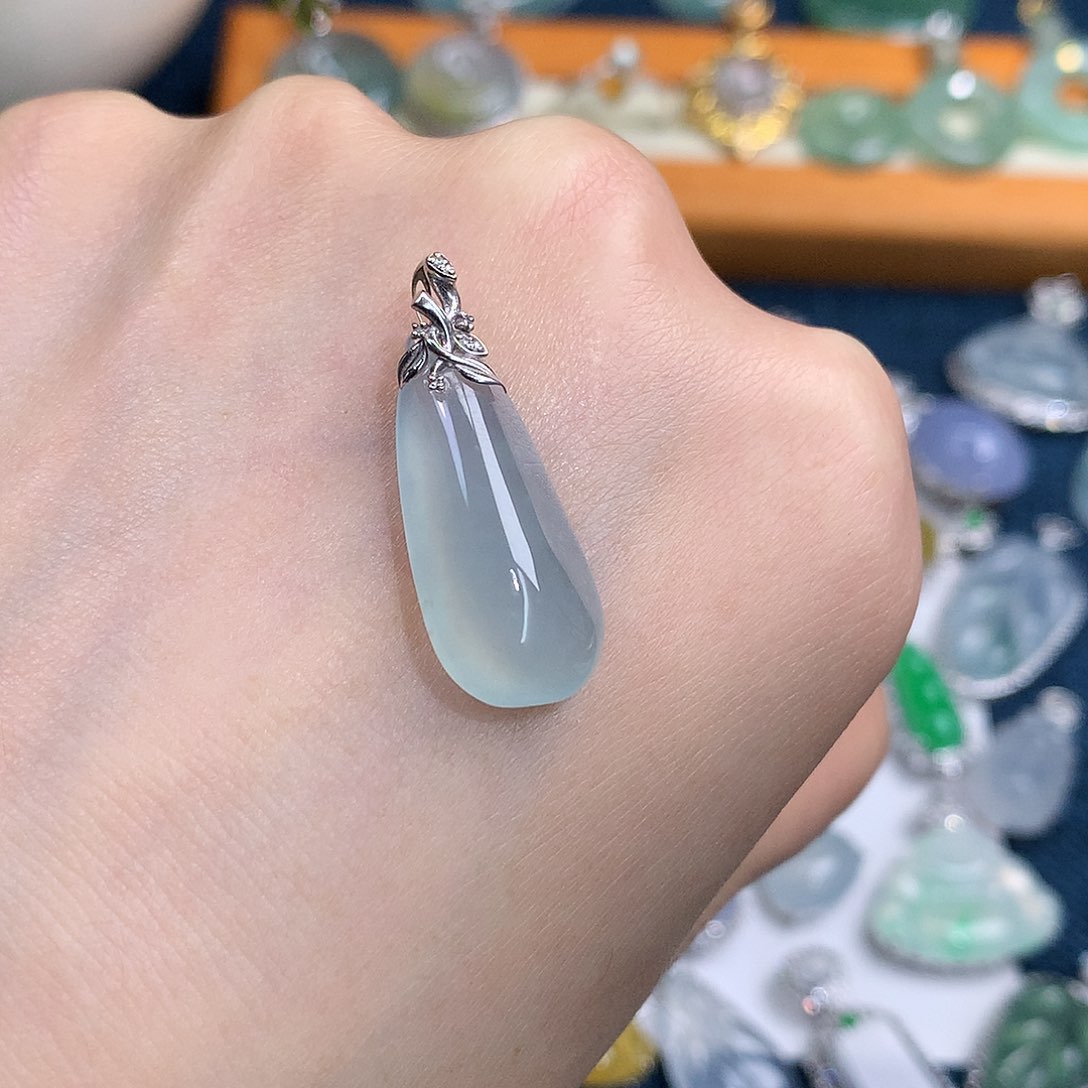 吊坠(不含链)18K金镶嵌翡翠