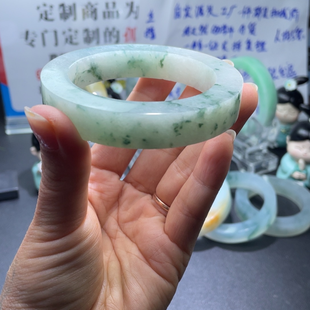 武***姐定制翡翠未镶嵌翡翠