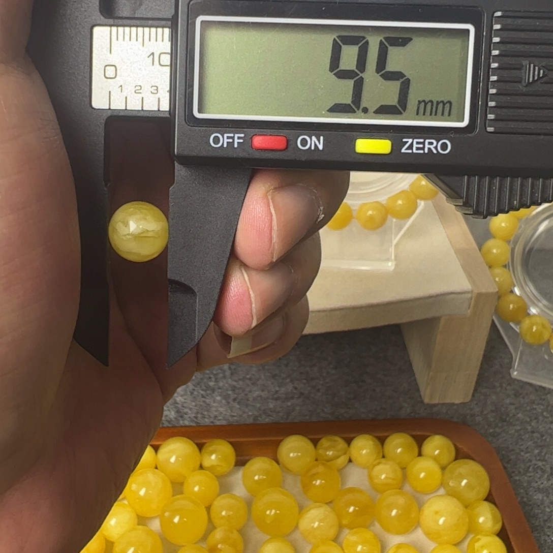 琥珀未镶嵌裸石微瑕025