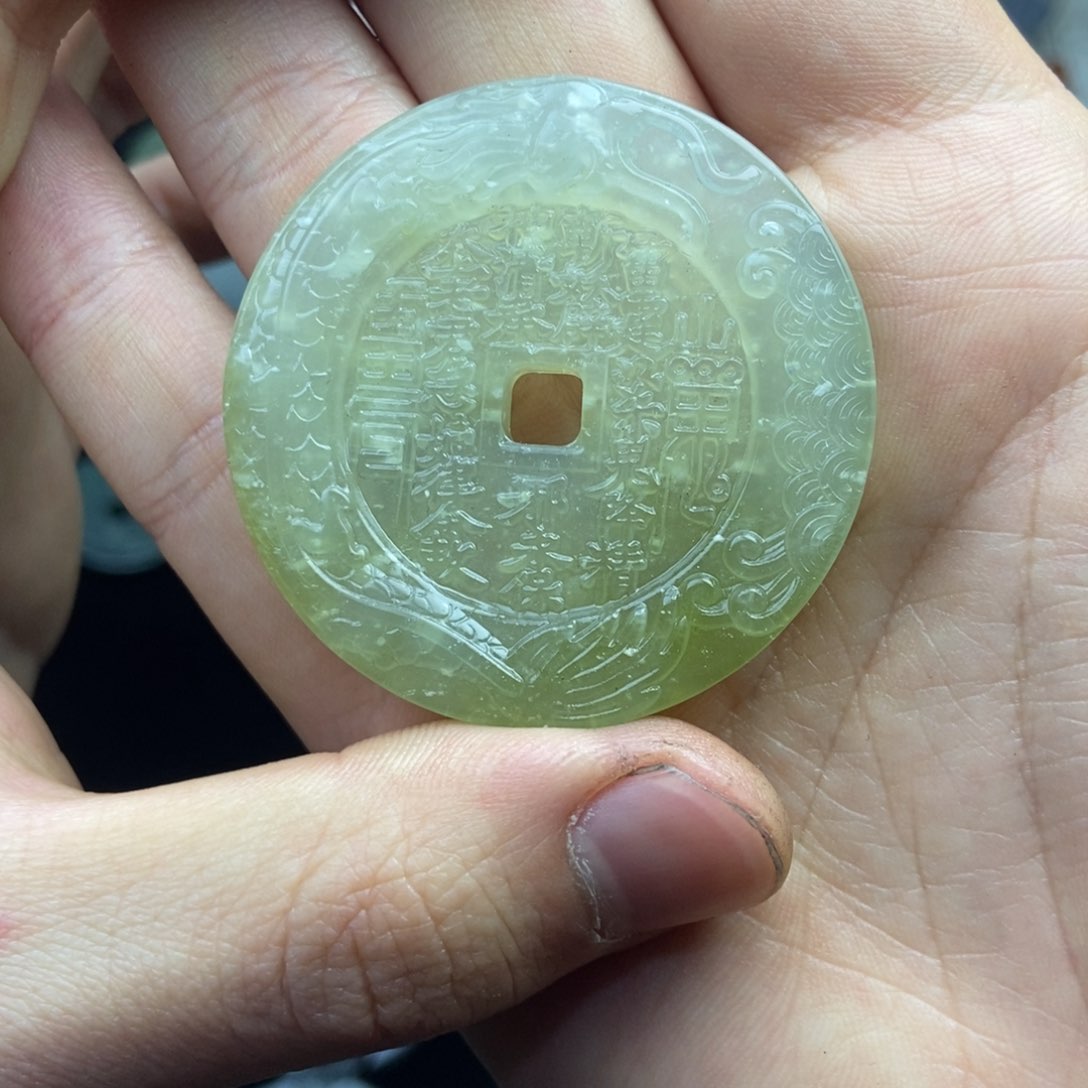 蛇纹石玉颈饰未镶嵌金****