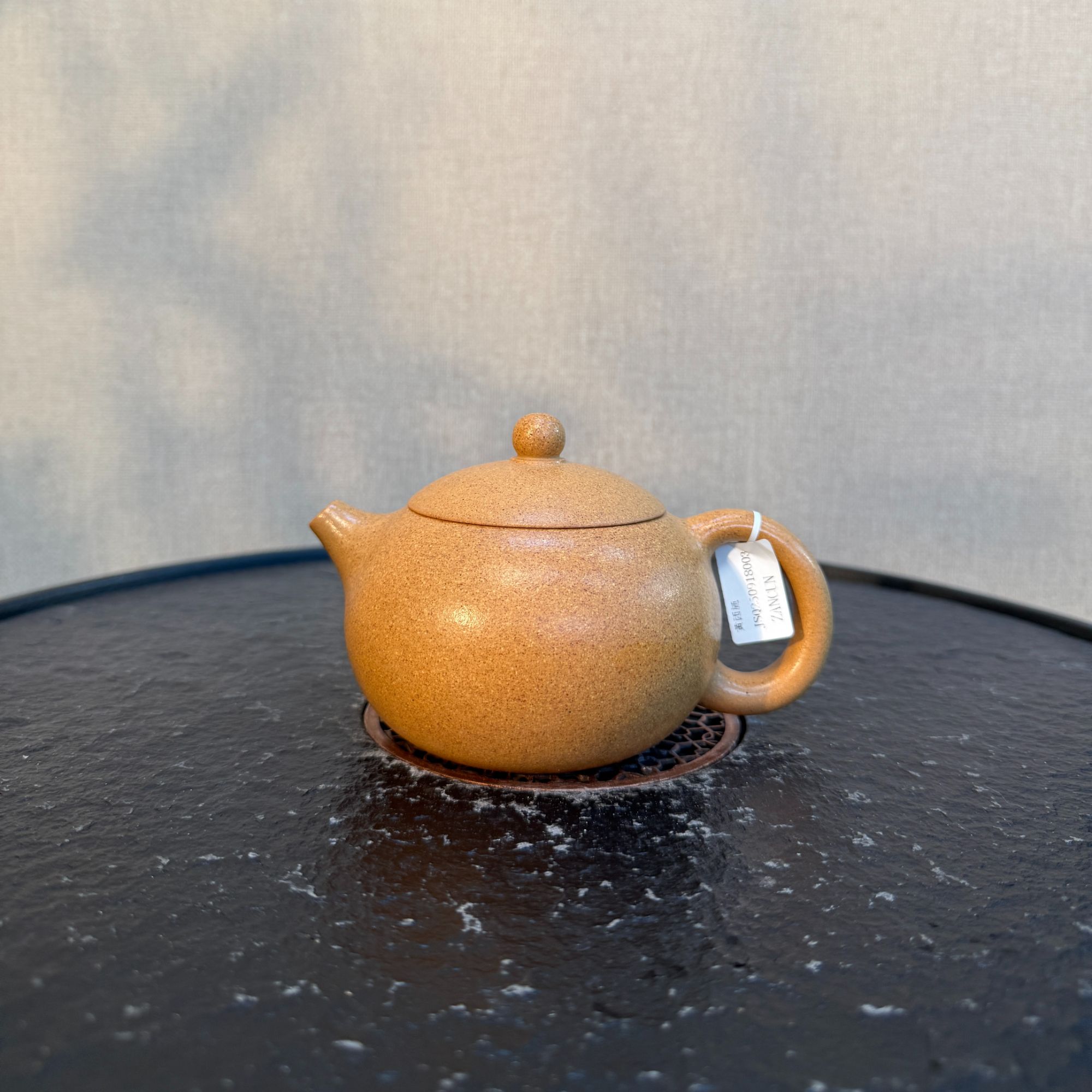 104号 xh 0520033687 西施 黄段 220cc