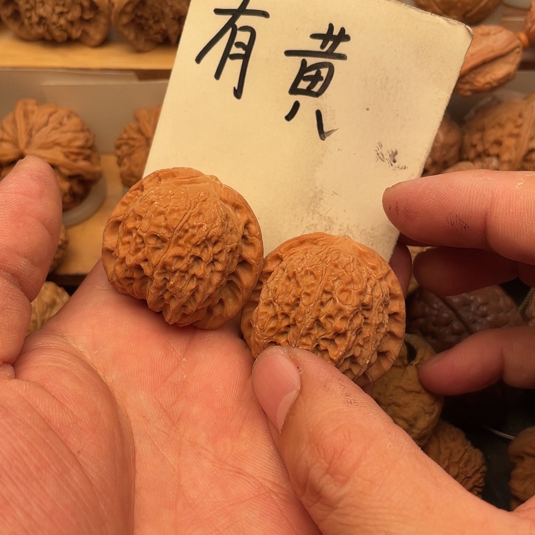 刘***屈吊坠文玩核桃麒麟