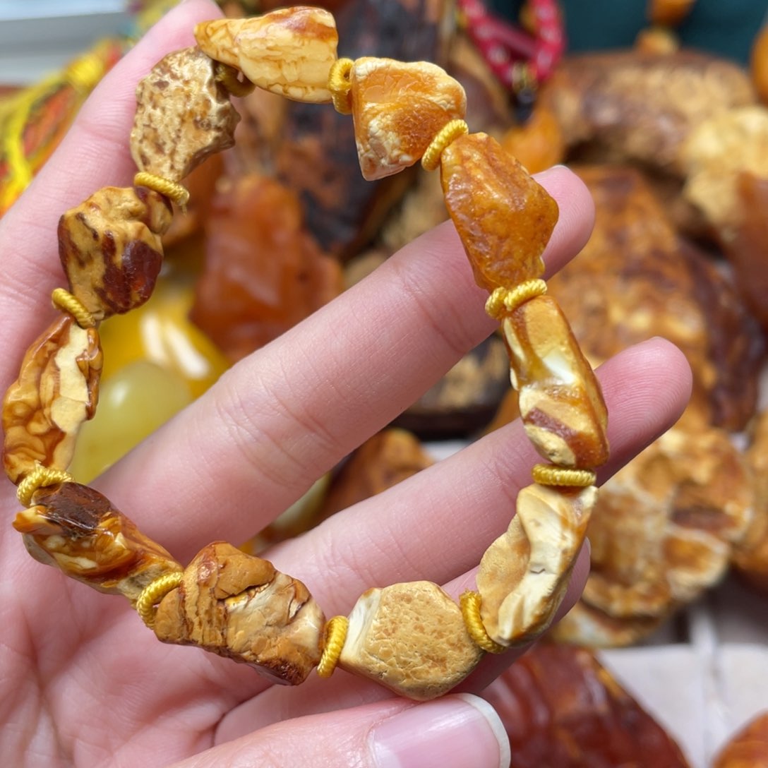 琥珀珠宝奇石未镶嵌