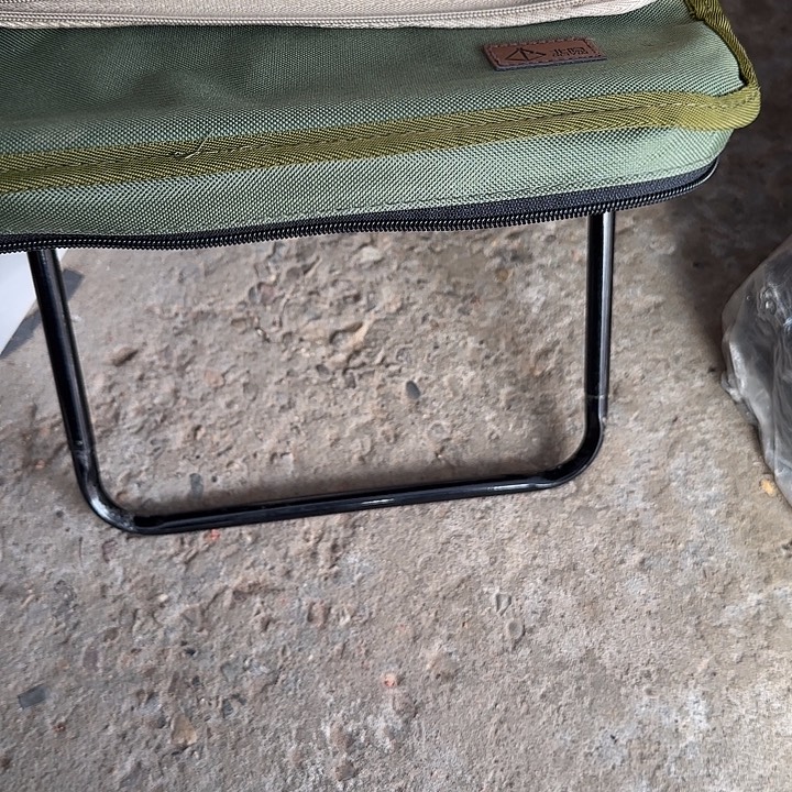 折叠板凳1个大小随机发