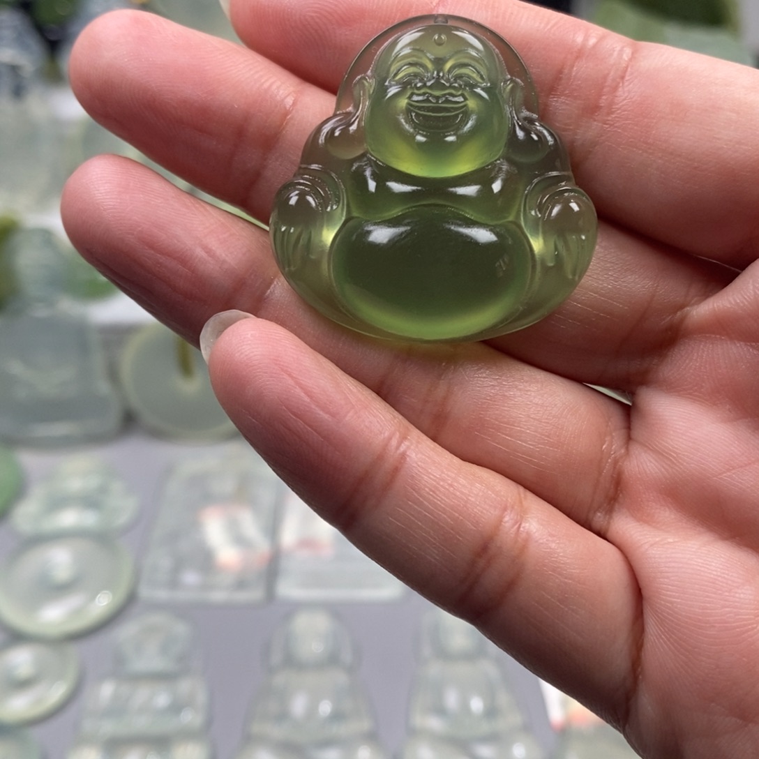 蛇纹石玉未镶嵌颈饰