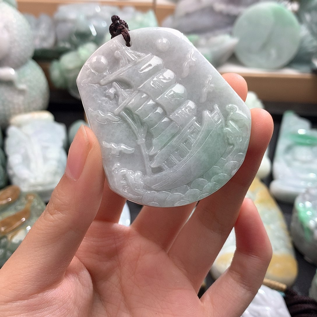 吊坠(不含链)未镶嵌翡翠