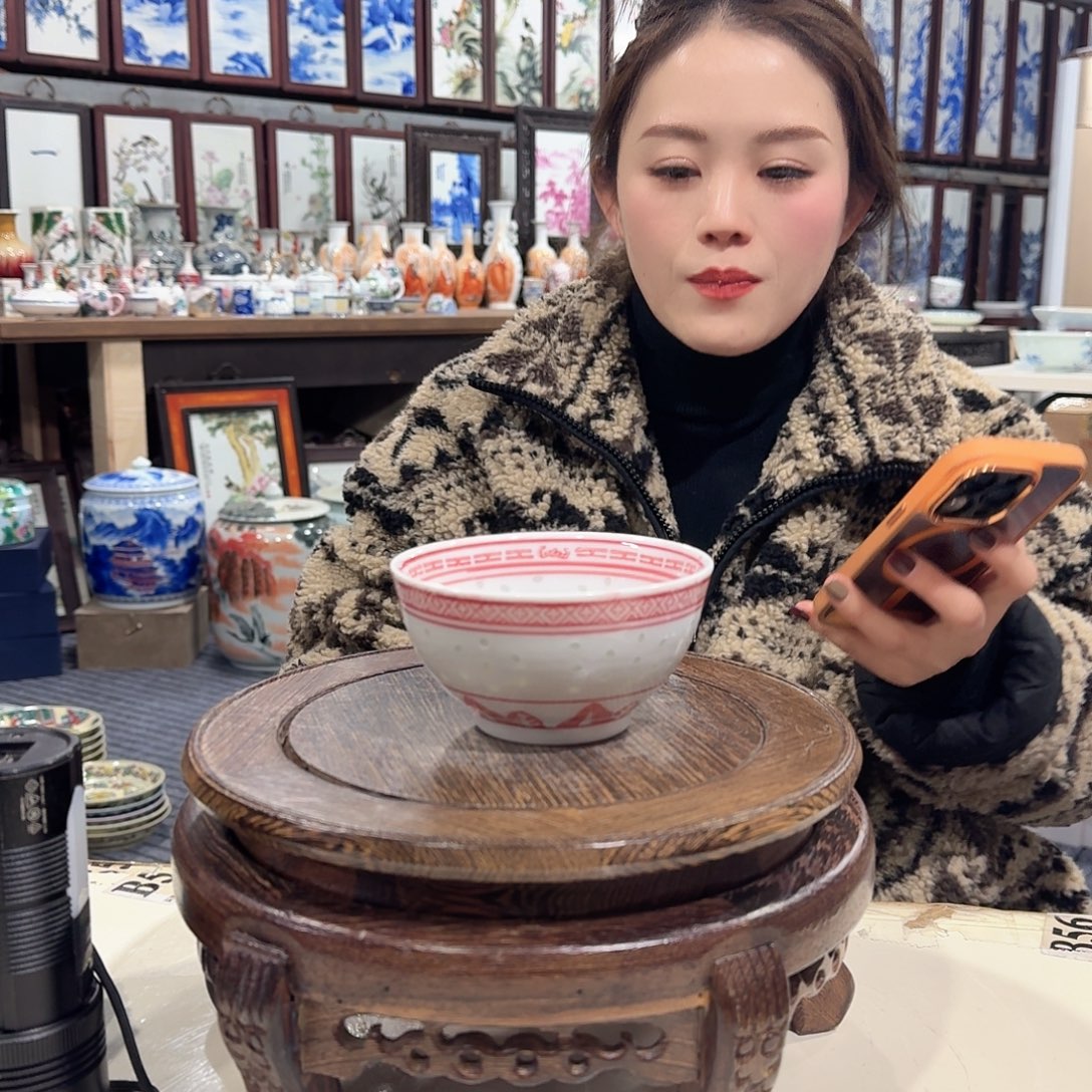 摆件瓷//////景德镇陶瓷瓷器。11厘米。