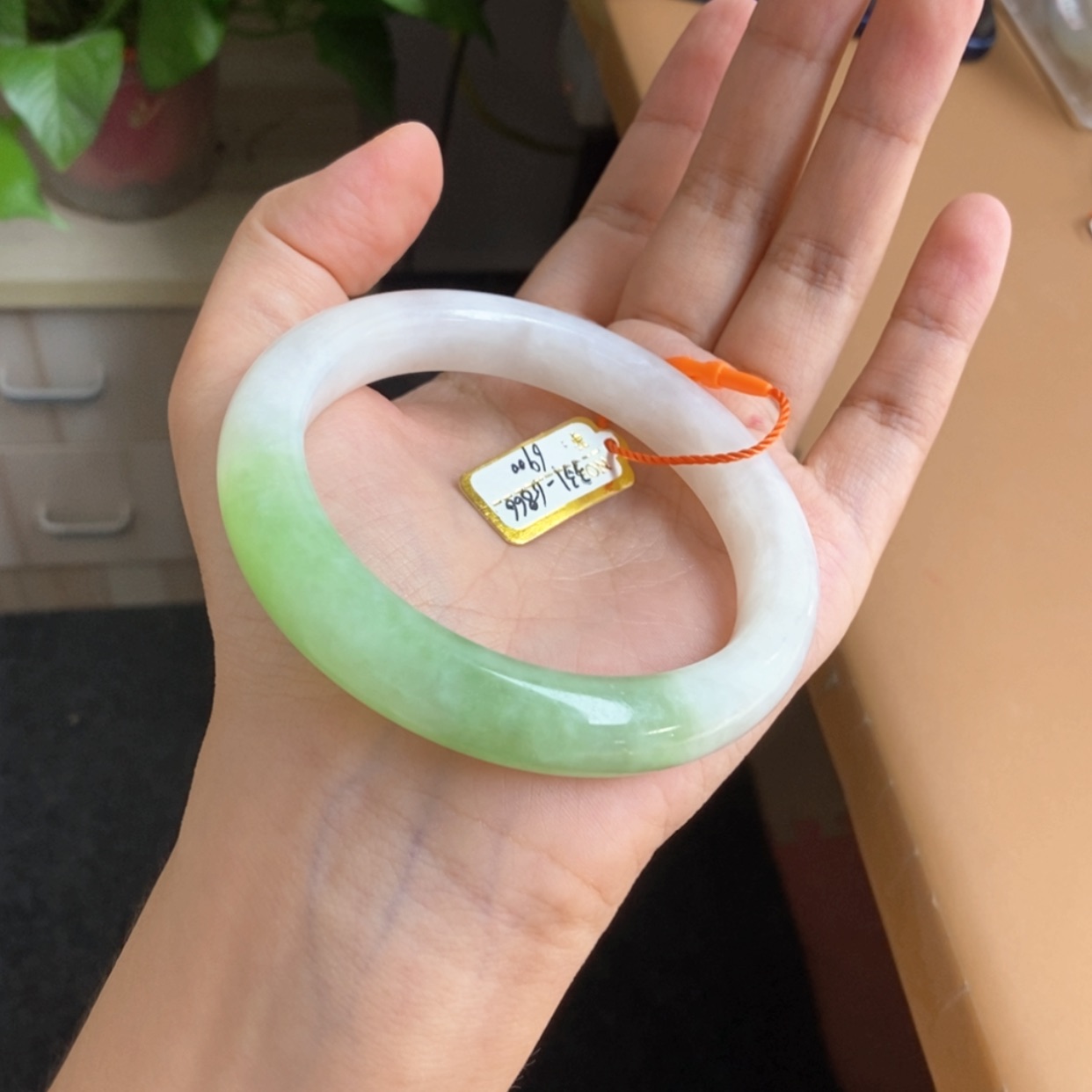 【闪购商品】未镶嵌手镯和田玉（翠青玉）5758
